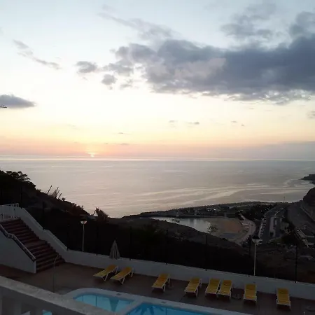 Apartamento With Terrace Facing